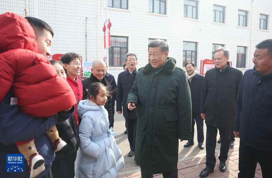 习近平春节前夕赴天津看望慰问基层干部群众