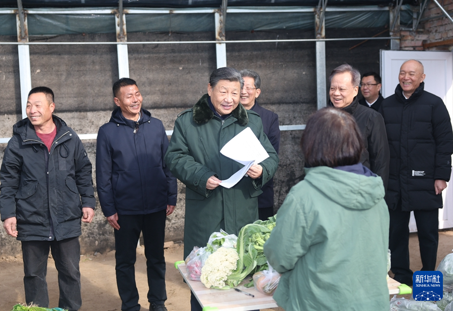 习近平春节前夕赴天津看望慰问基层干部群众